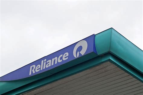 Billionaire Ambani Touts Clean Energy as New Growth Engine.